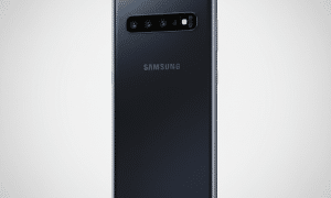 Professional rear-view diagnostic of the Samsung Galaxy S10 in Prism Black, highlighting the horizontal triple-camera array and glass back, isolated on the Atlantis signature white and grey studio background.